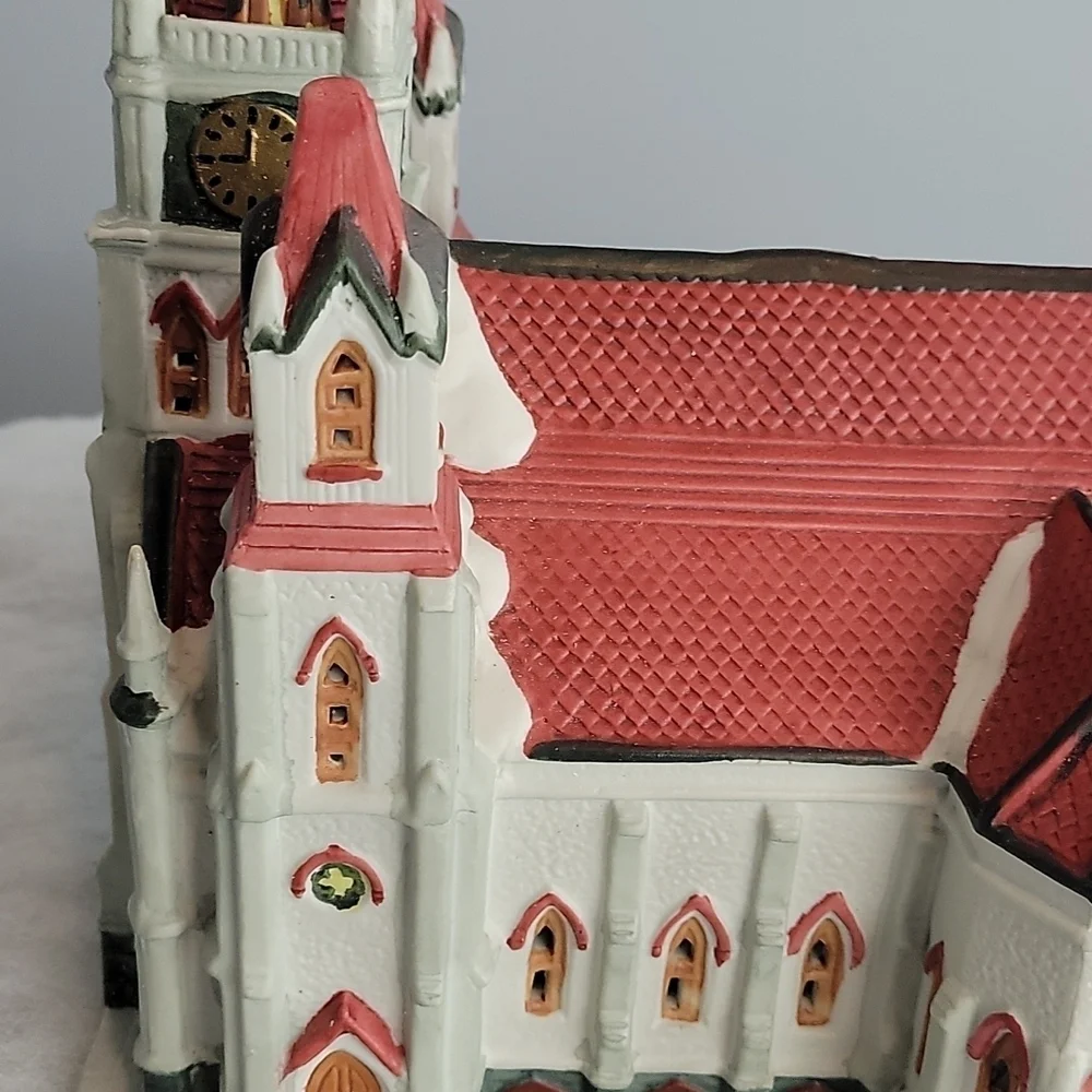 35075 1993 Vintage Lemax Dickensvale Lighted Village Church